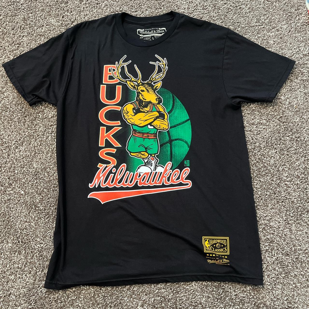 Hardwood Classics NBA Milwaukee Bucks vintage t - Depop
