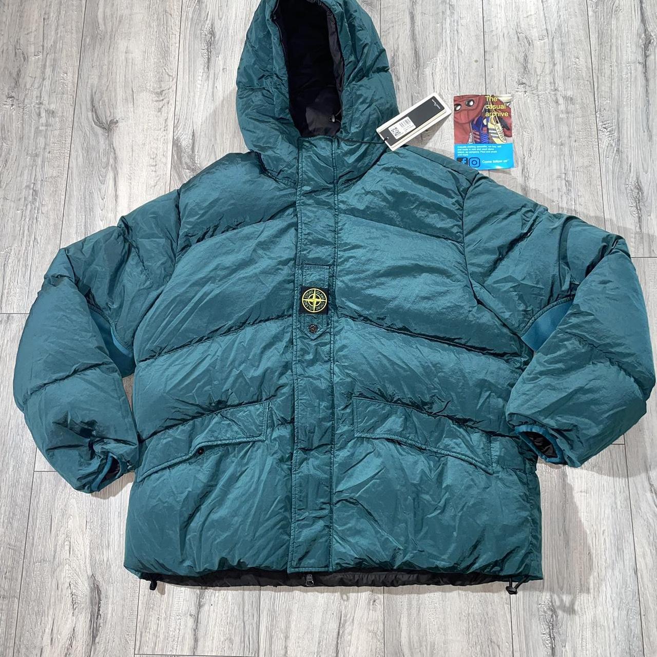 Stone island jacket badge on front on sale