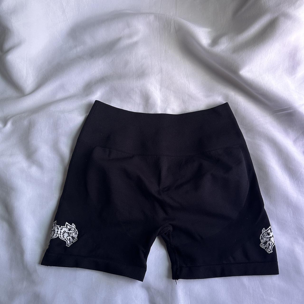 HIIT seamless ribbed shorts size M!! lovely fit - Depop