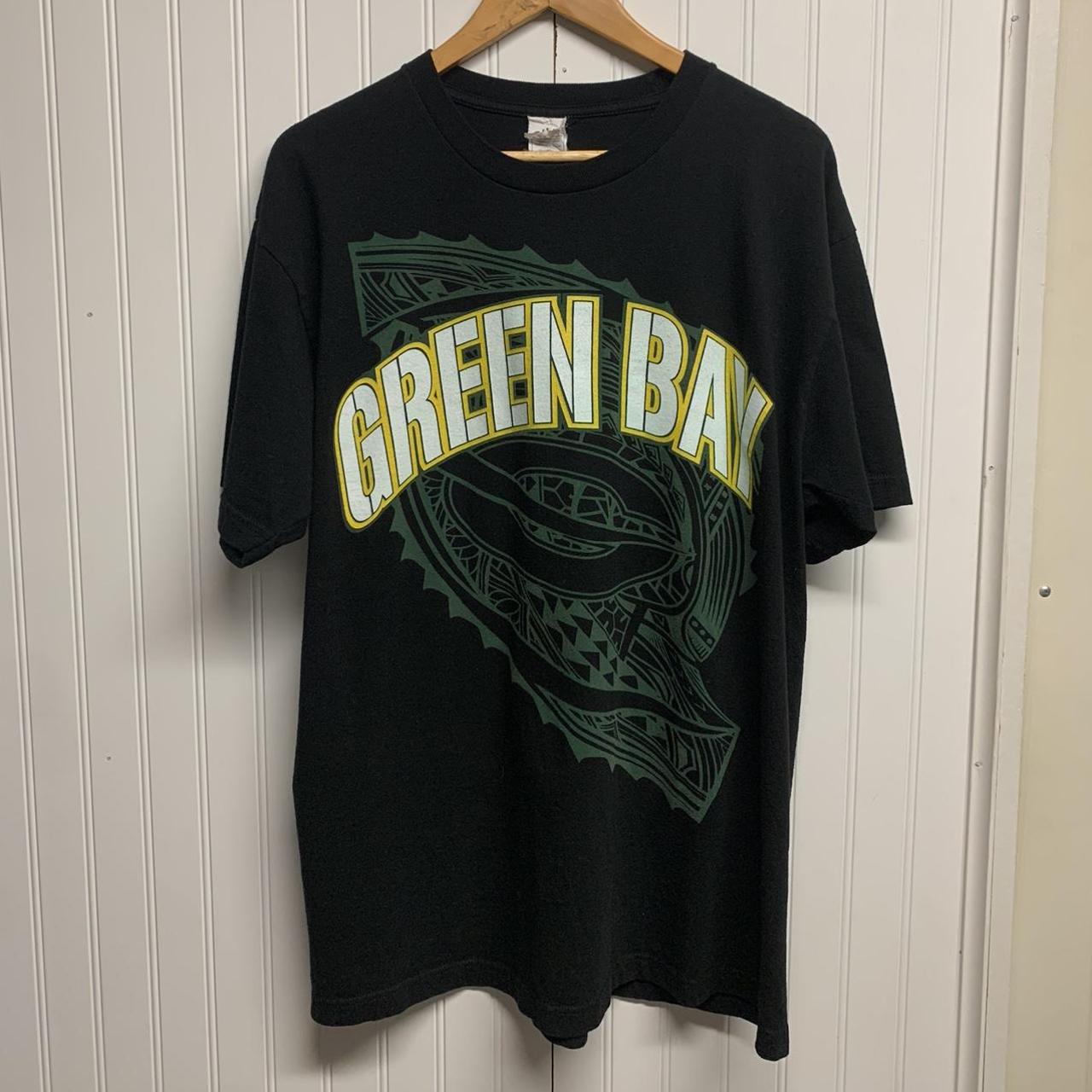 Shaka Men's Black and Green T-shirt | Depop