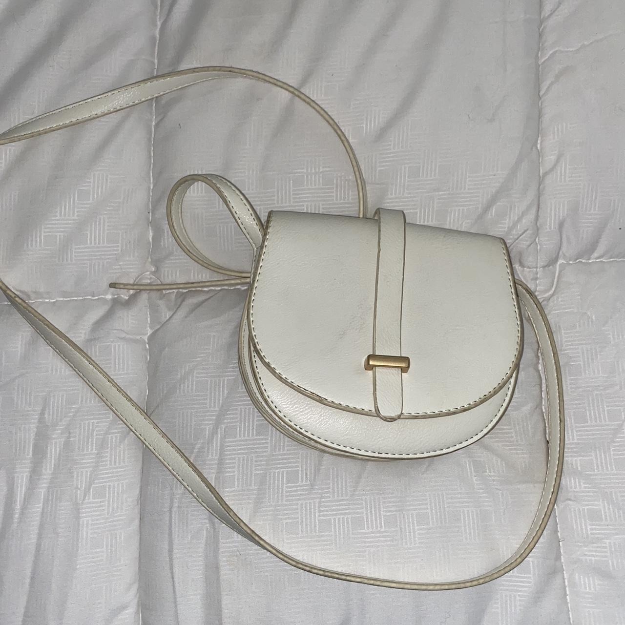 White and gold cross over cross body purse - Depop