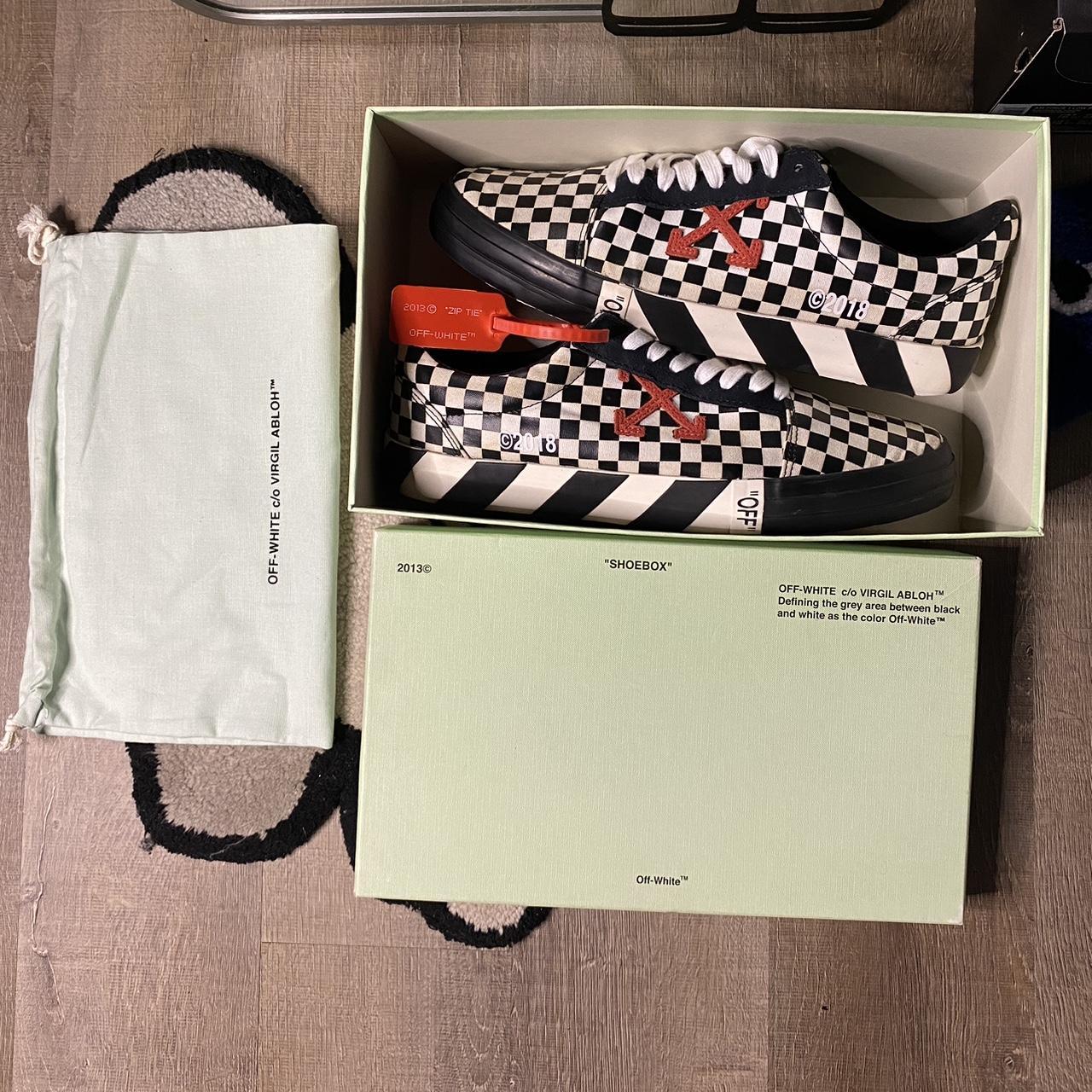 Off white vulc shop low top checkered