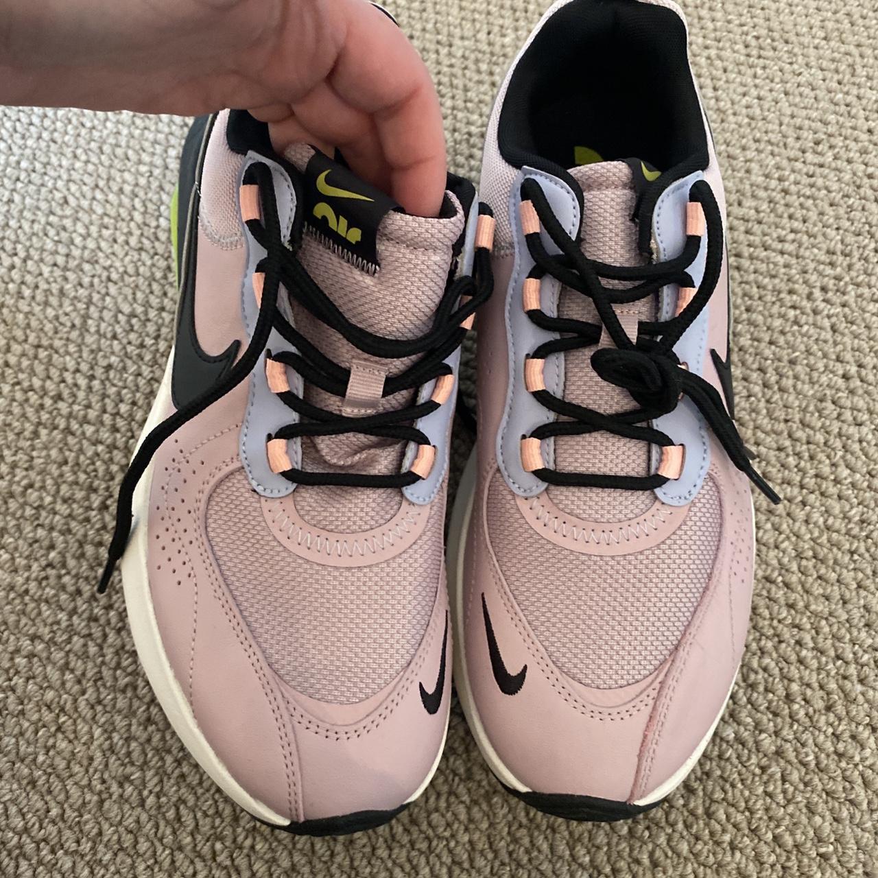 light blue nike trainers womens