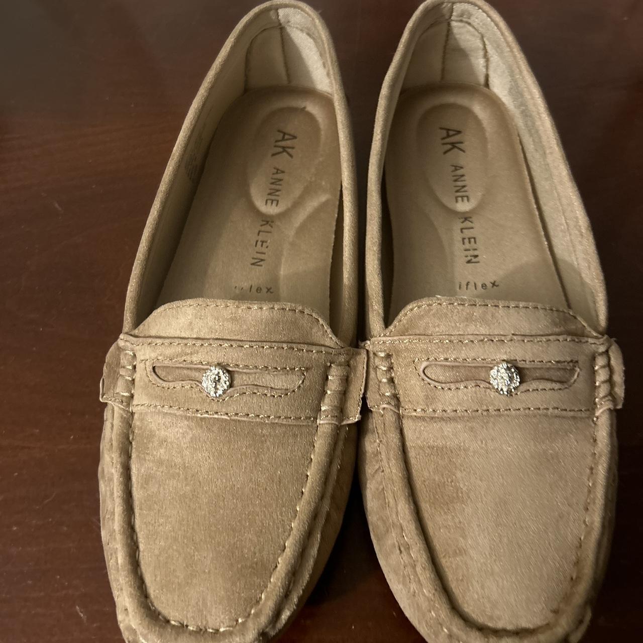 Anne Klein iflex Beige soft suede slip on Depop