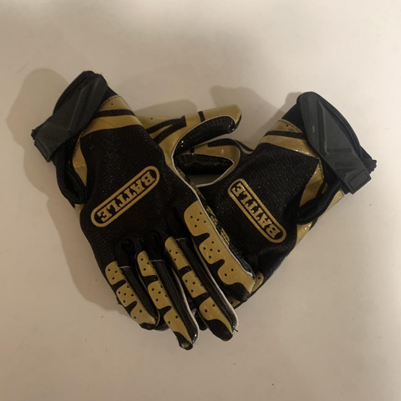 Black and best sale gold battle gloves