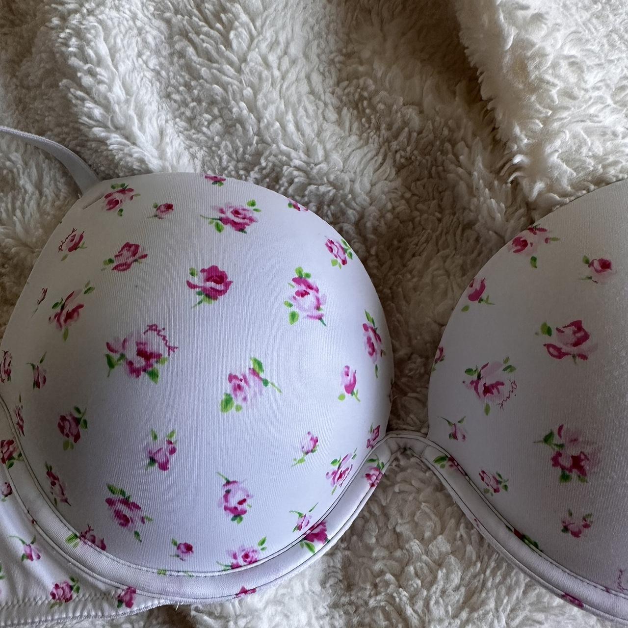 victoria secret bombshell bra. Never worn ended up - Depop