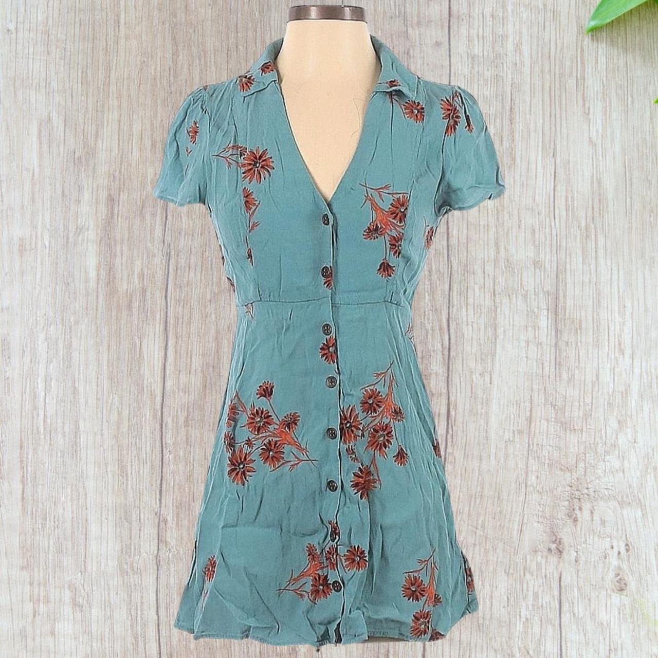 Urban Outfitters Size Small Mallory Floral Print... Depop