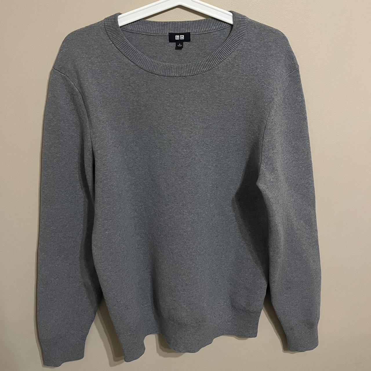 Uniqlo grey sweater - Depop