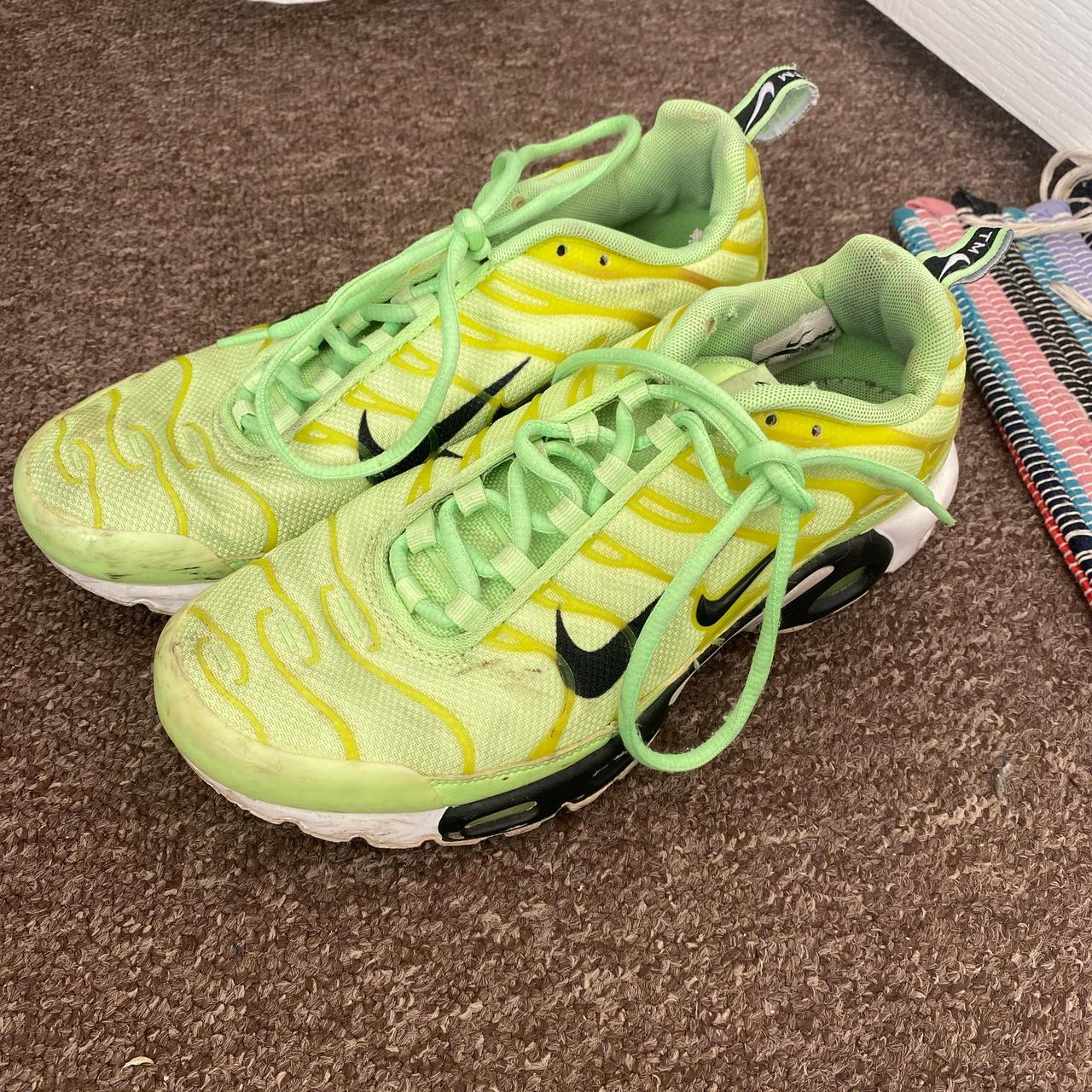 Neon Green nike tns size 6 will clean before sending - Depop