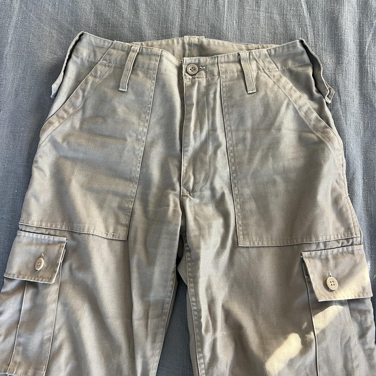 BDG Cargo Pants from Urban Outfitters in light khaki... - Depop