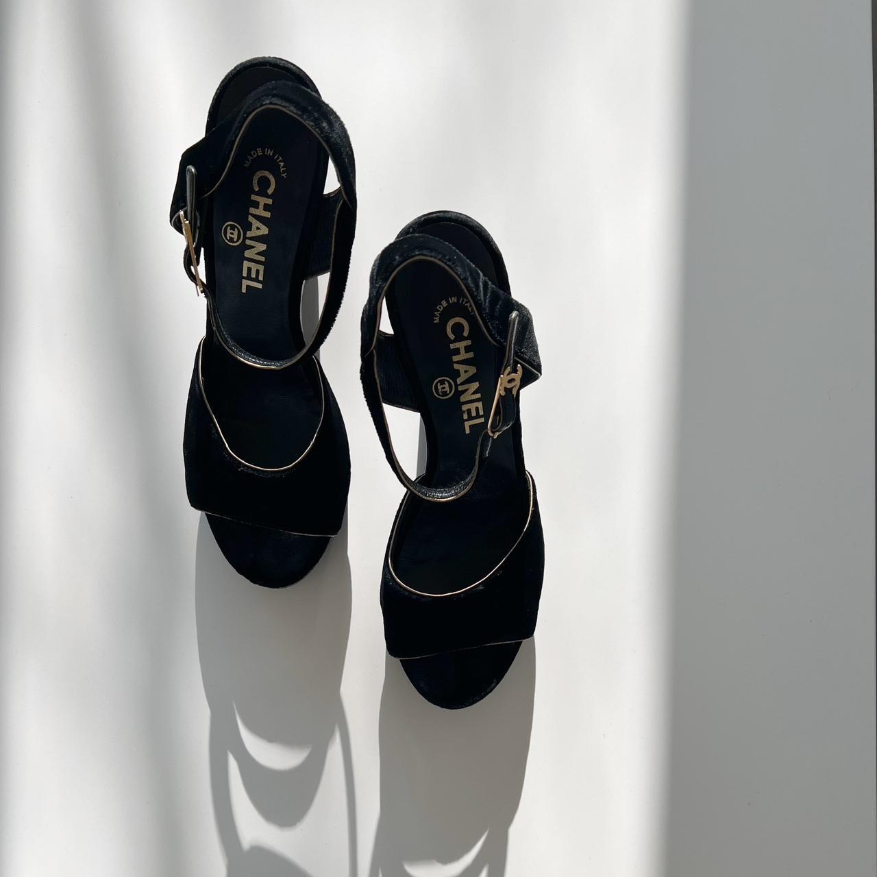 Chanel heels. Made of velvet and gold shimmer - Depop