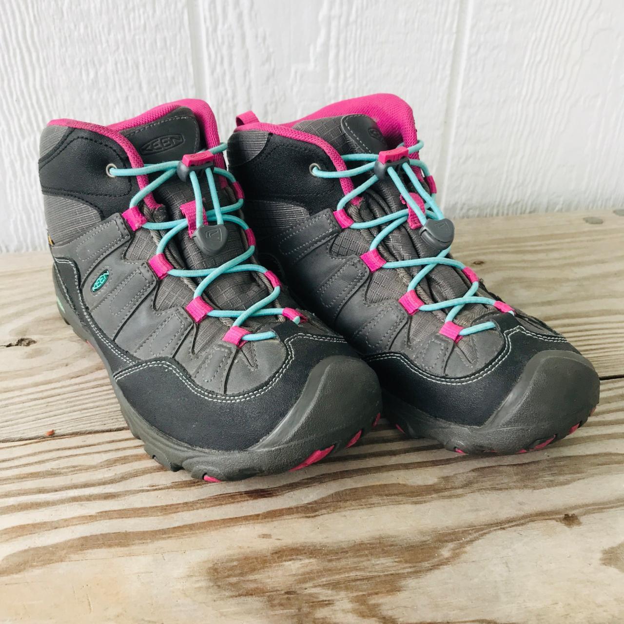 keen gorgeous water boots