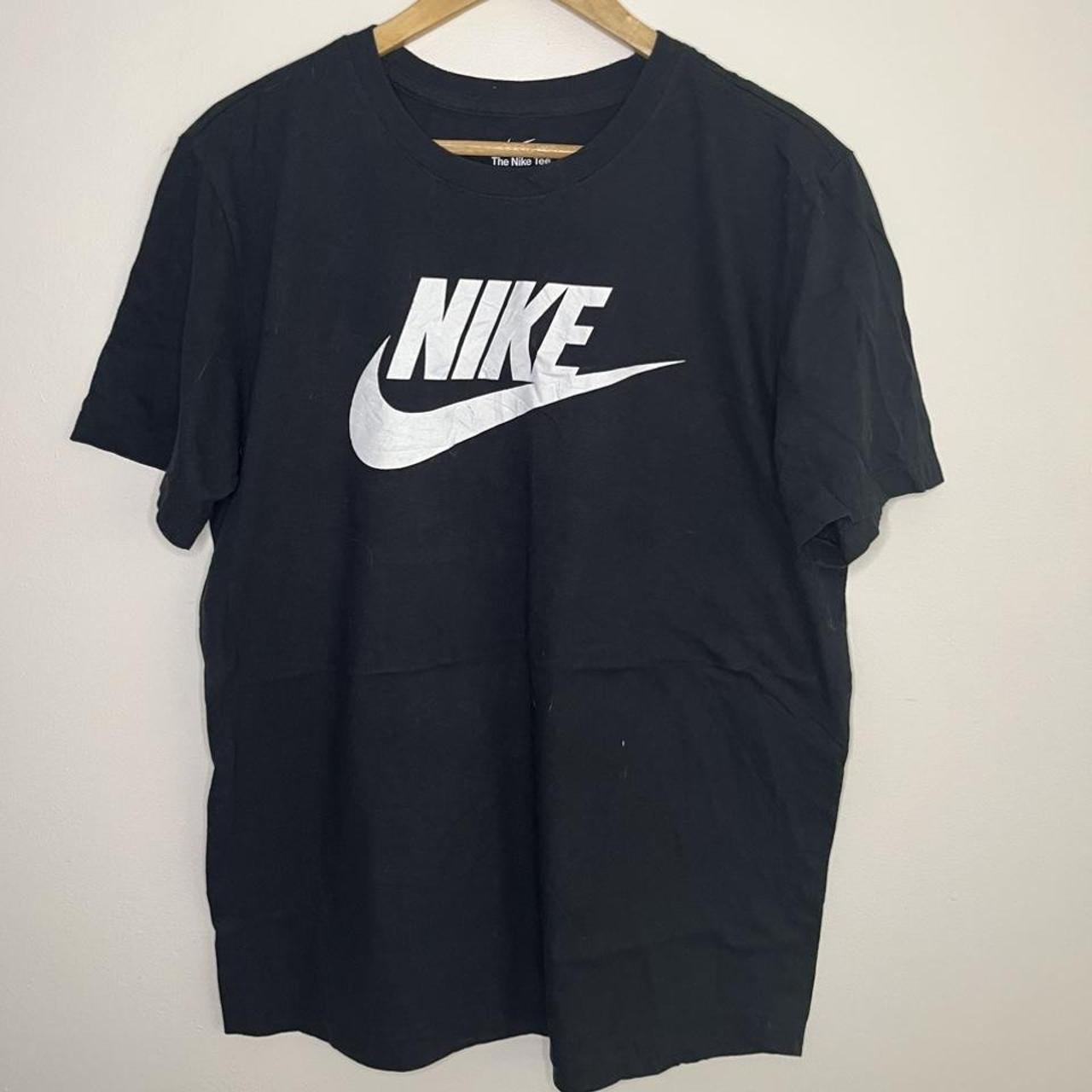 Nike Men's Black T-shirt | Depop