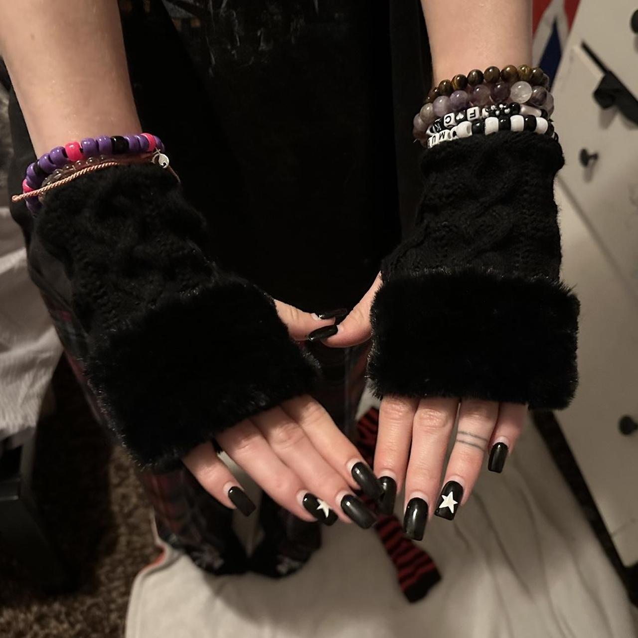 Hot Topic Women's Black Gloves