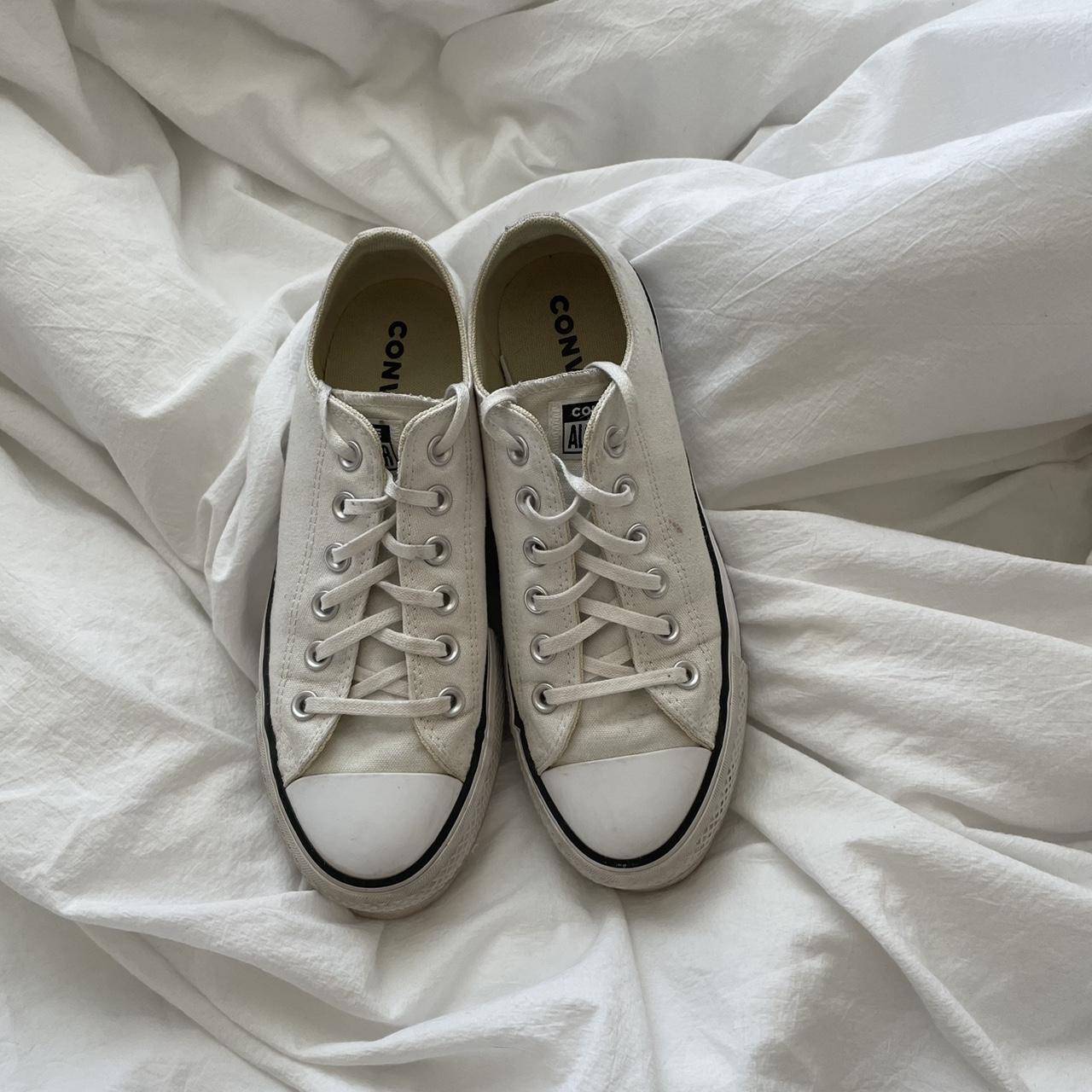 Size 7 outlet white converse