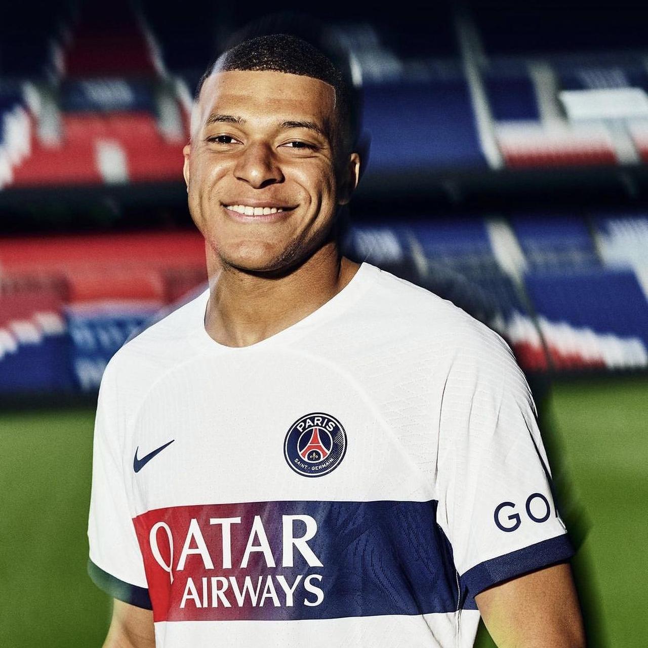 PSG Away Football Shirt (2019/20) - Mbappe/7- in - Depop