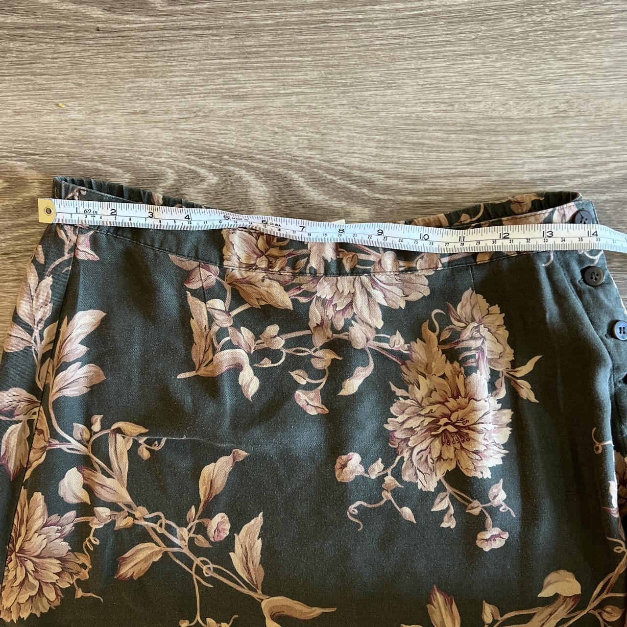 Adorable vintage olive green floral maxi skirt, size... - Depop