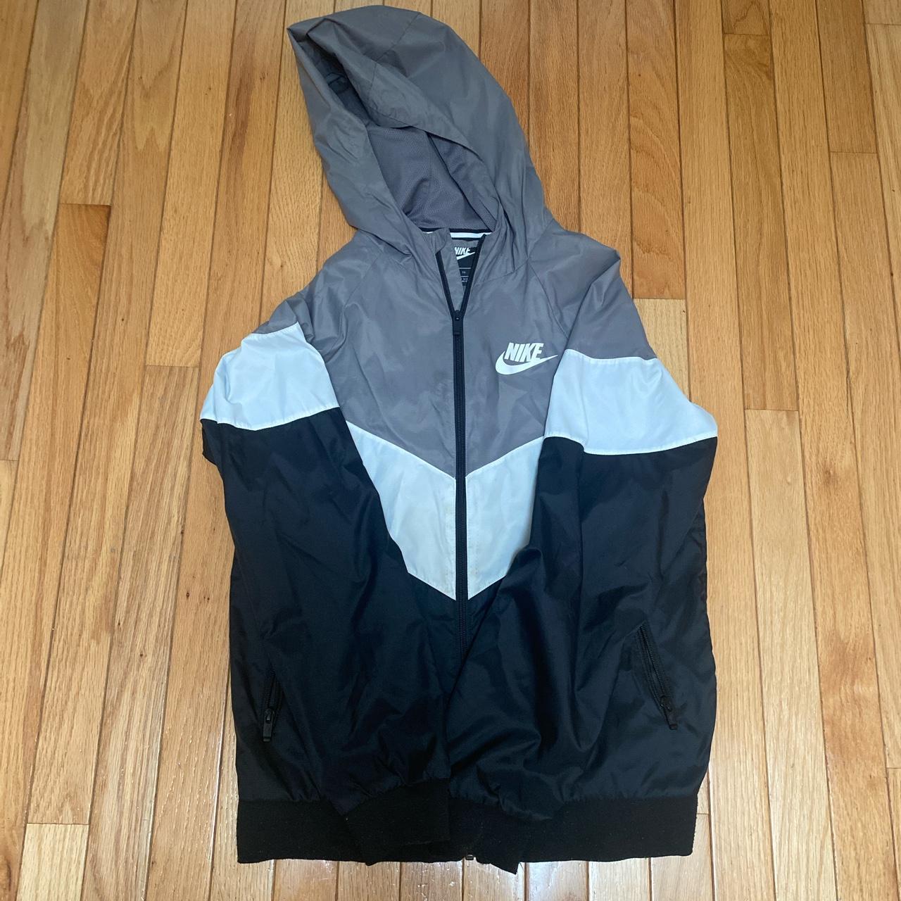 Nike windbreaker best sale youth large