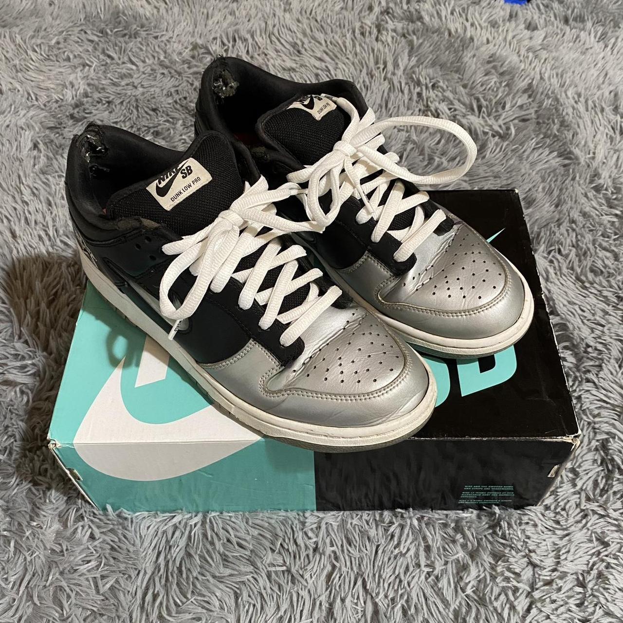 nike supreme black shoes
