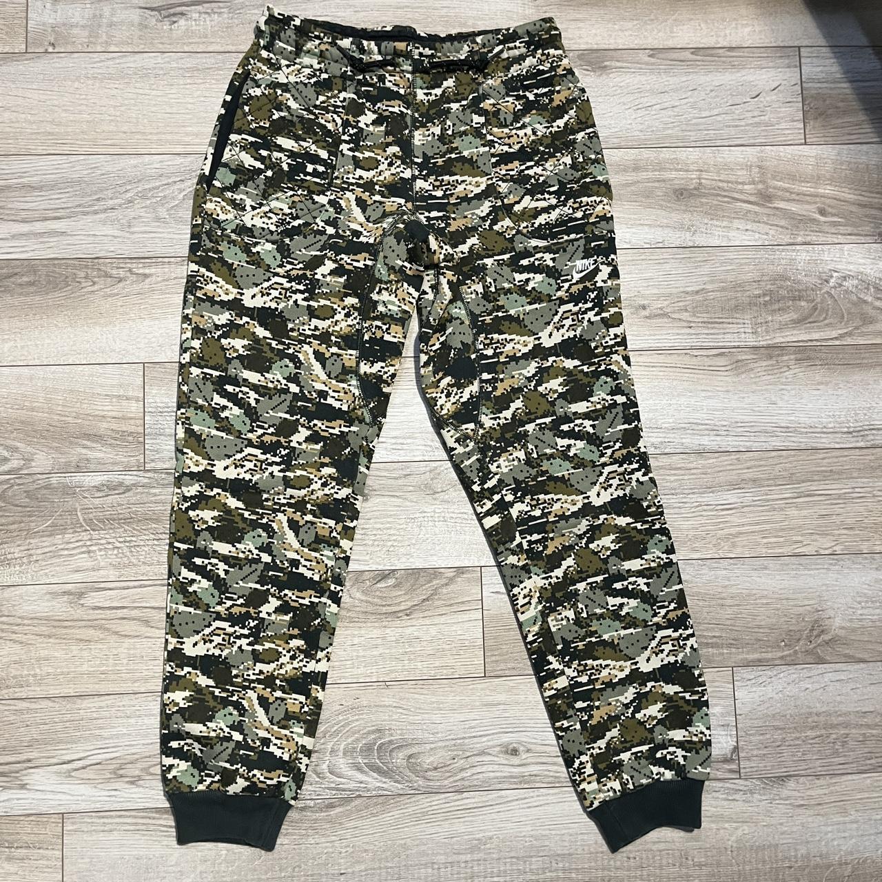 Nike CAMO Sweatpants Size XS Pockets are. Depop