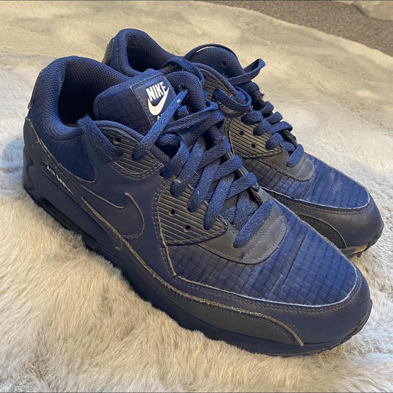 Pair of navy nike air max 90s 🔵 Condition - Okay... - Depop