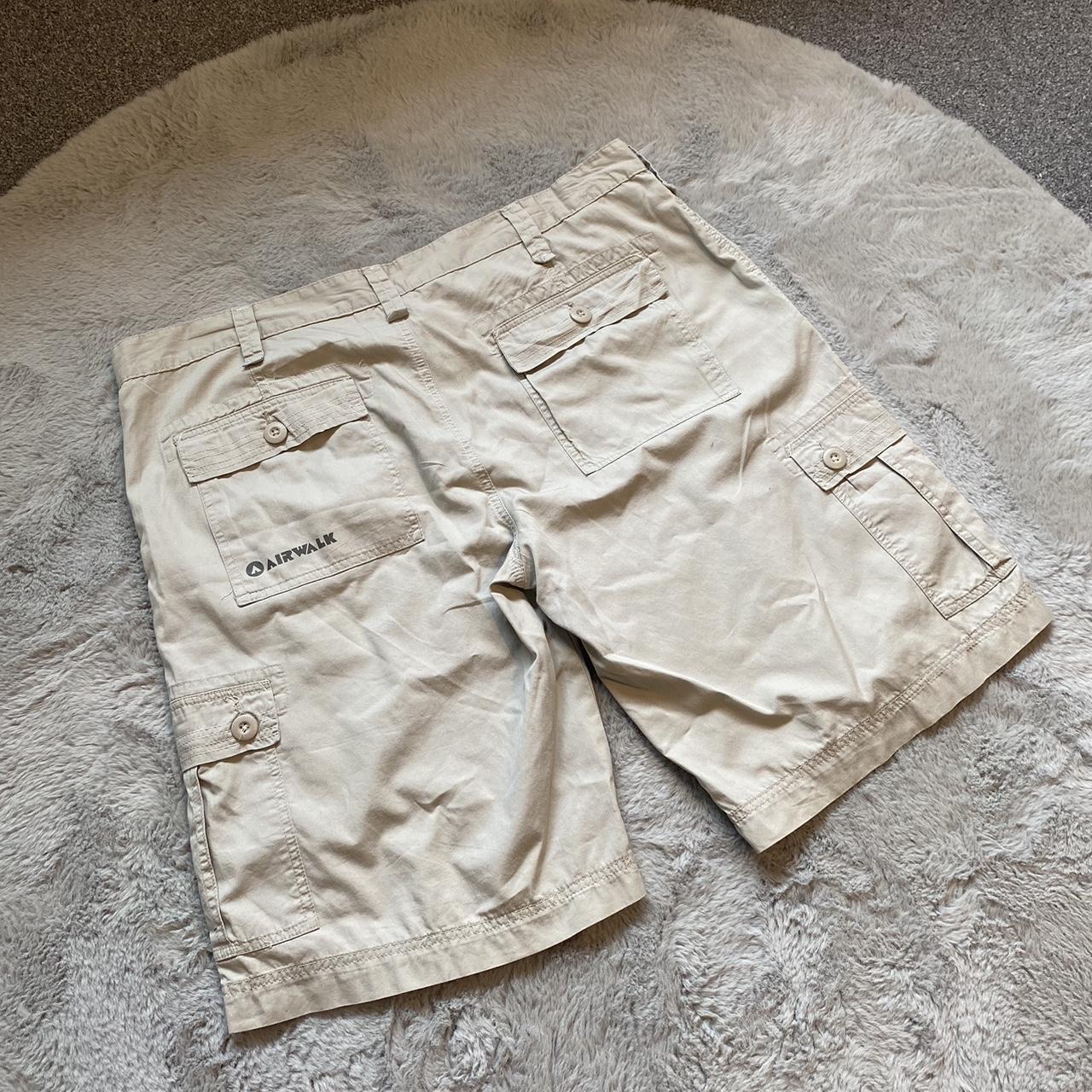 Super baggy AirWalk Y2K cargo shorts in pale green \...