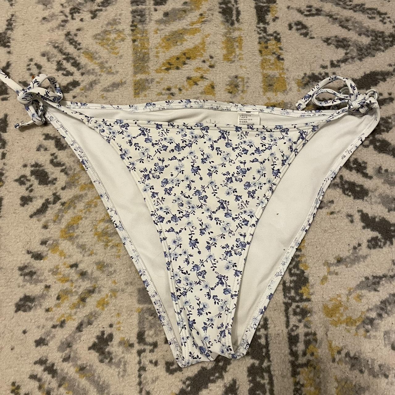 Hollister Co. Women's White and Blue Bikinisandtankinisets Depop