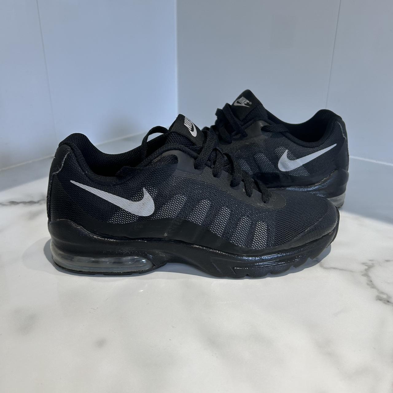 jd mens black nike trainers