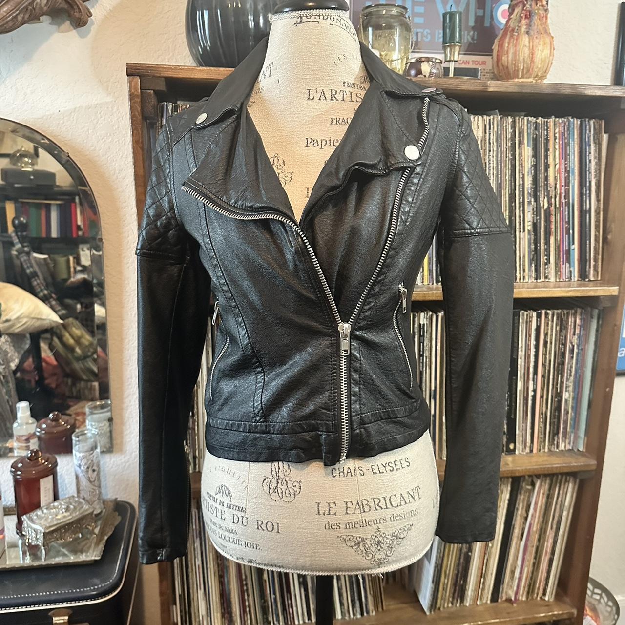 item listed by laylarichard