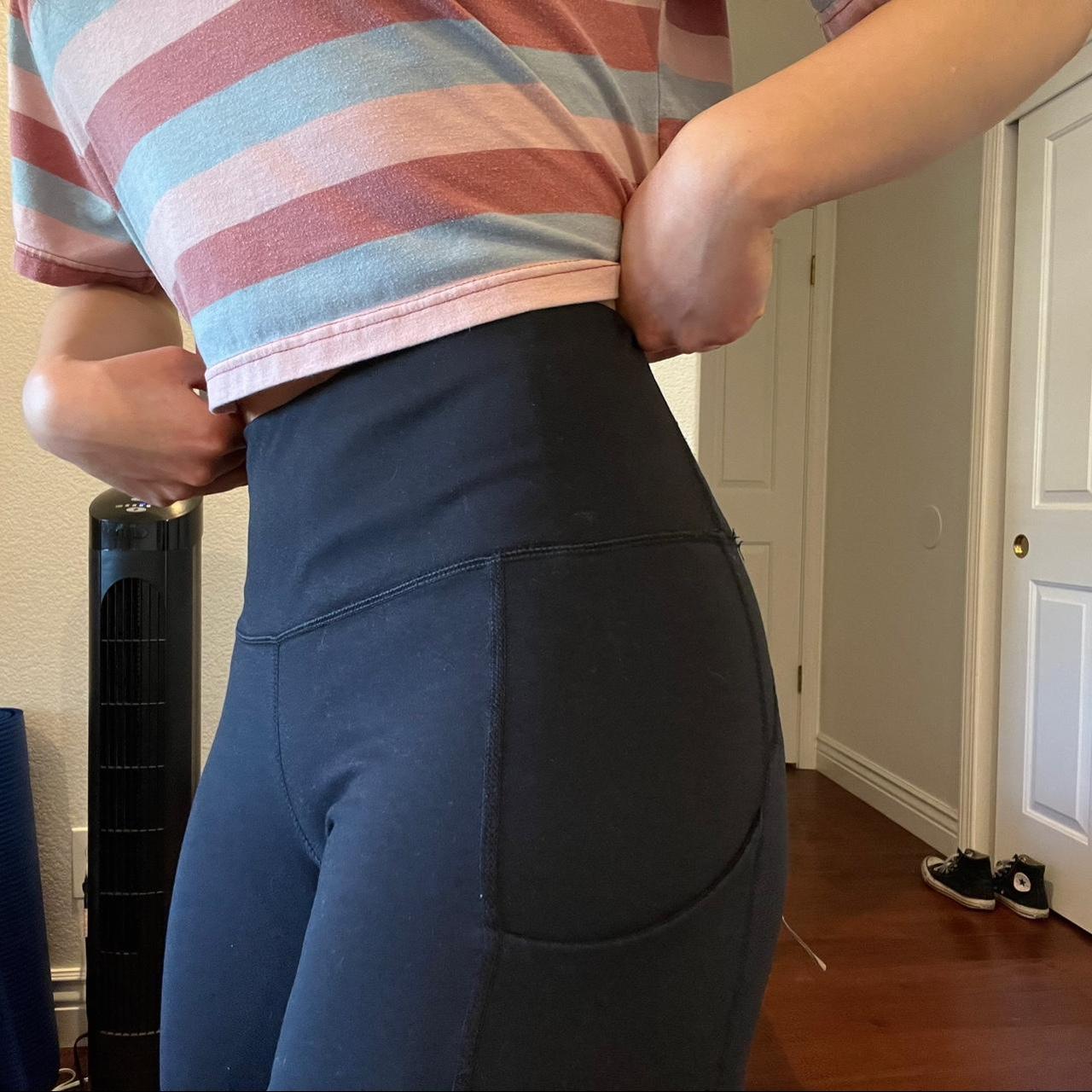 Black yoga pants (I believe from Old Navy, has no - Depop
