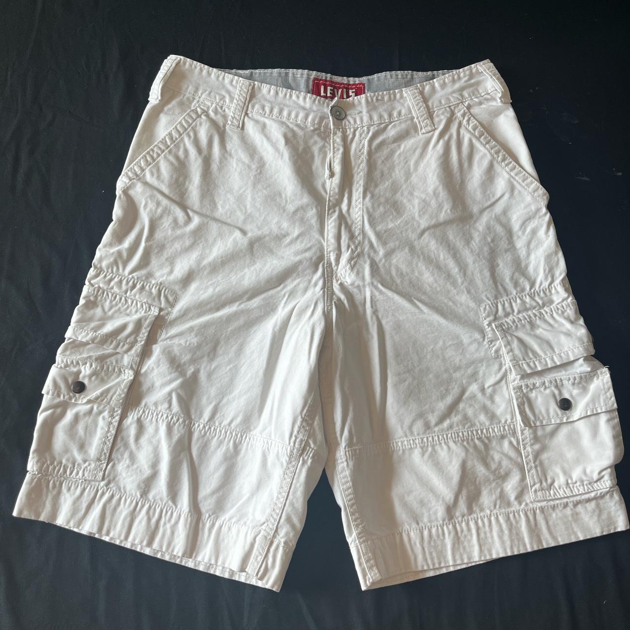 levi white cargo shorts