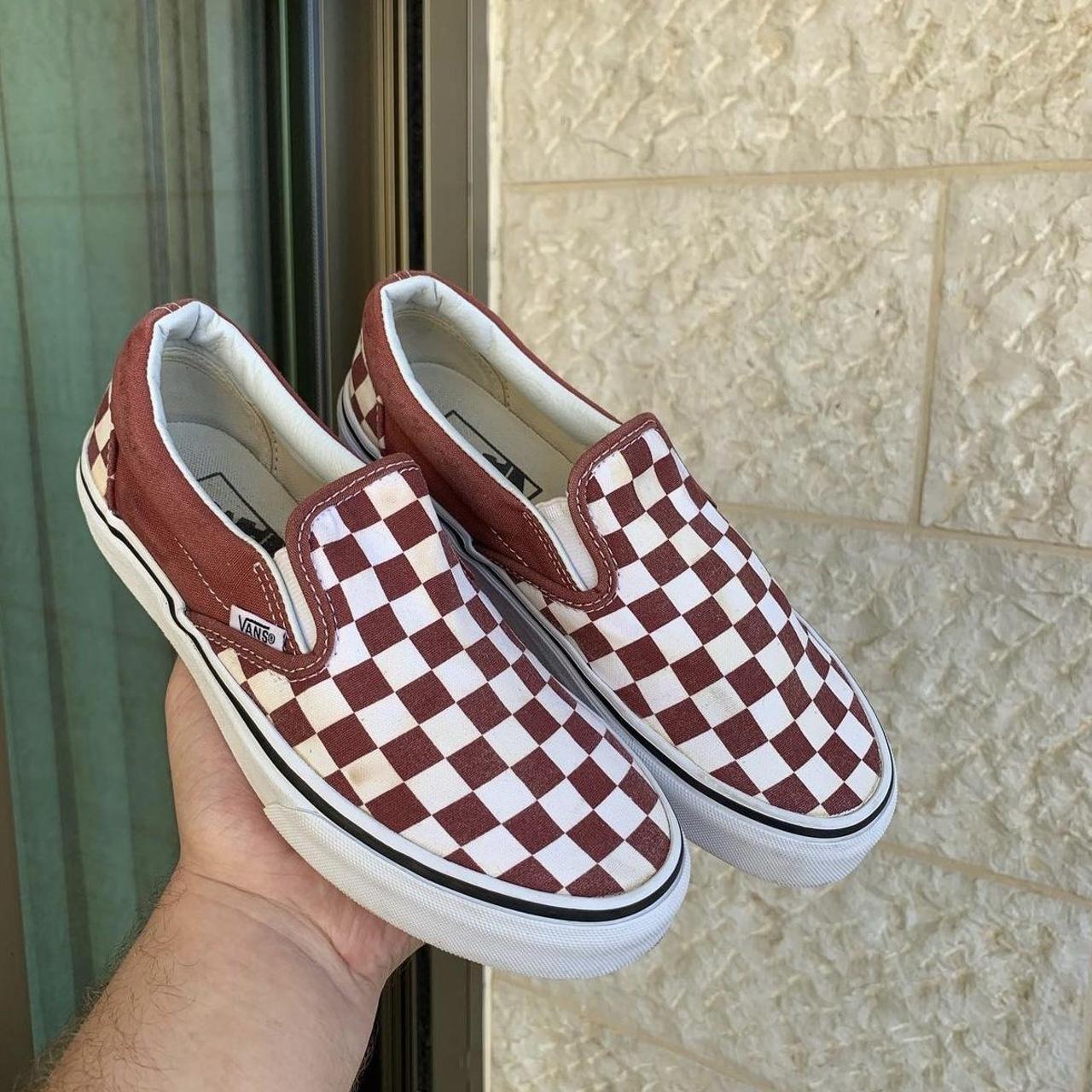 Checkered on sale burgundy vans