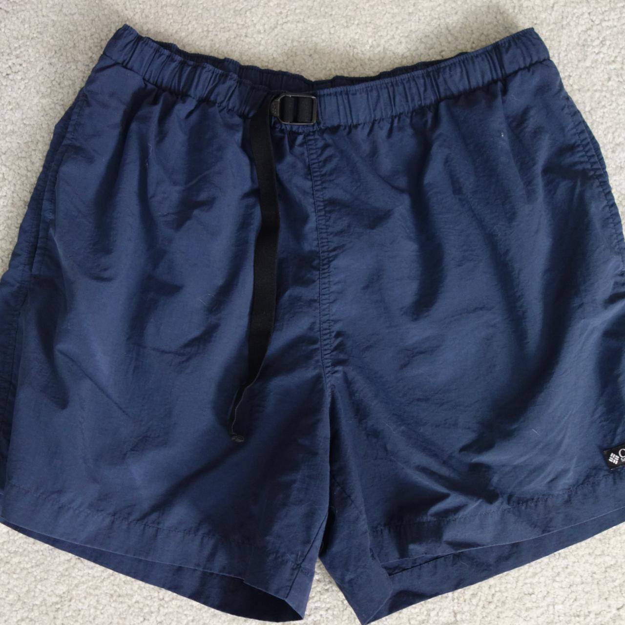 Women's Columbia Shorts Size: Large with... - Depop