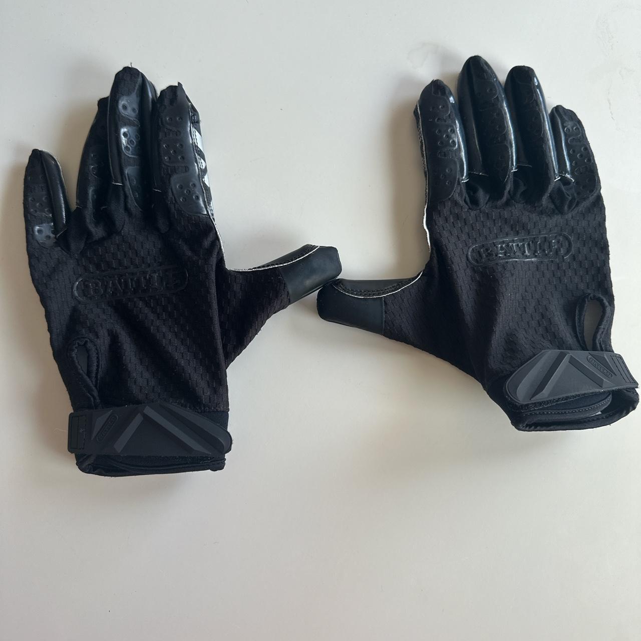 Battle football gloves Large and fits like a Large Depop