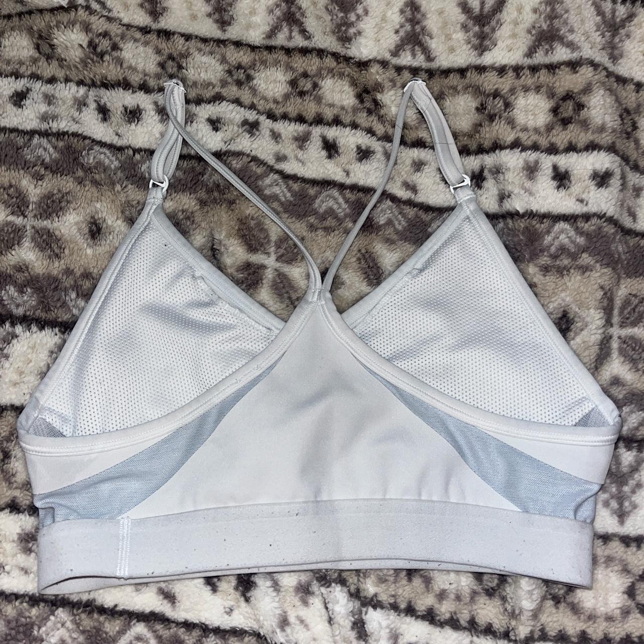 nike indy bra v neck has inserts for padding - Depop