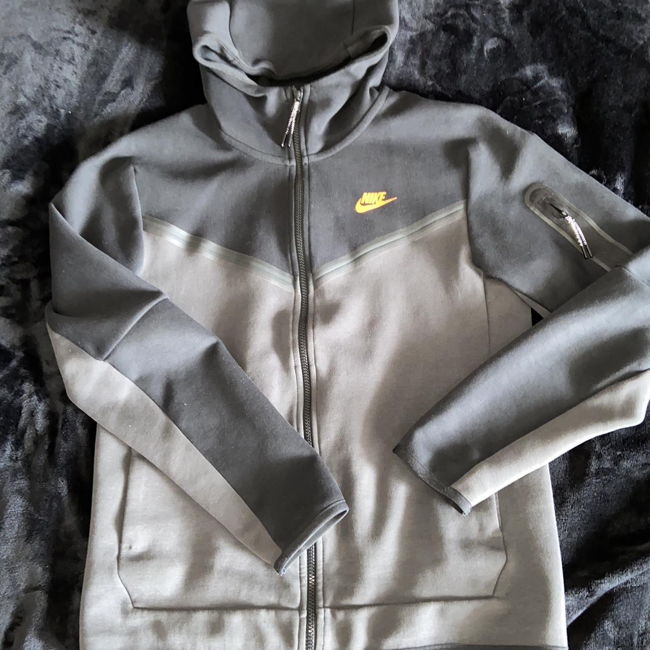 Nike Men's Hoodie - Grey - M