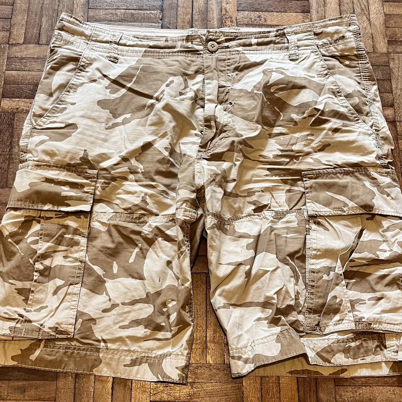 H&m camo shorts online