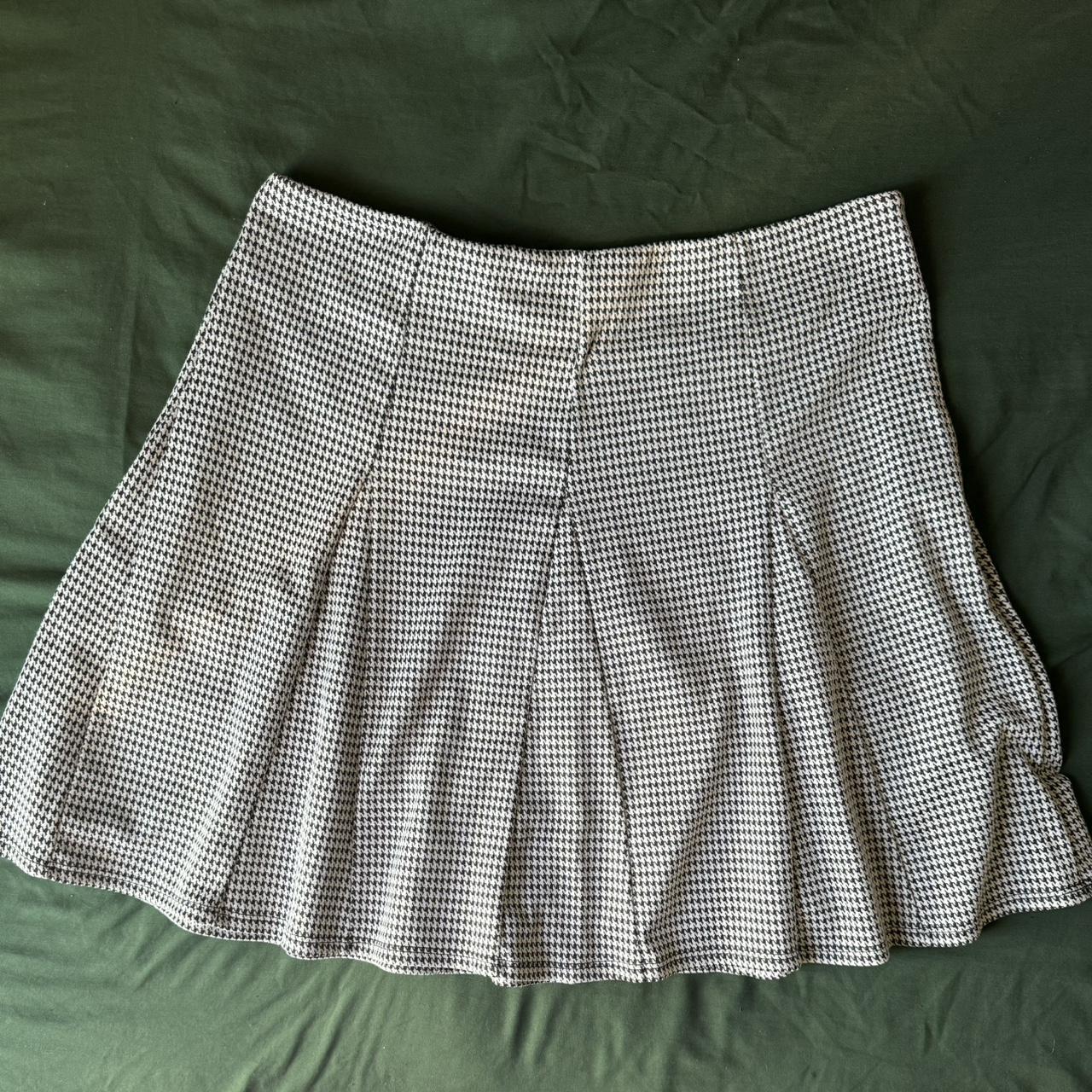 y2k grunge skirt - in excellent condition doesn’t... - Depop