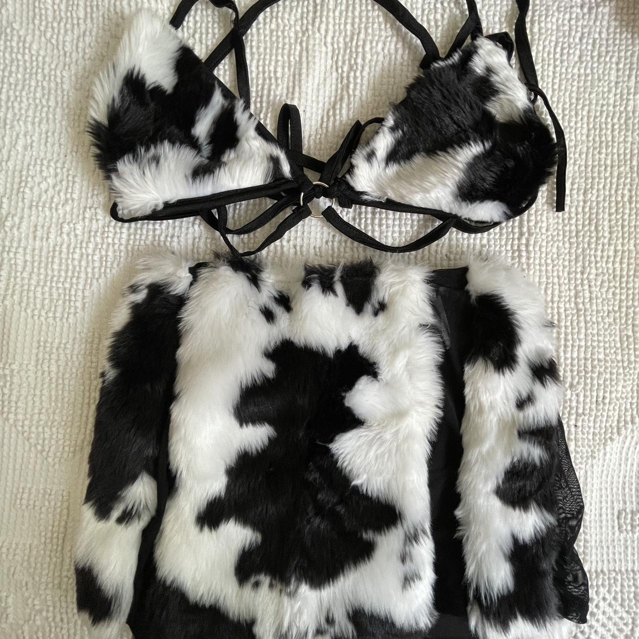 🐄💋 cow print rave outfit! 💋🐄 💌 size s-m has... - Depop