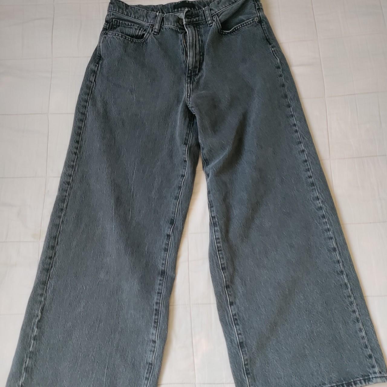 uniqlo dark grey/black jeans flat... Depop