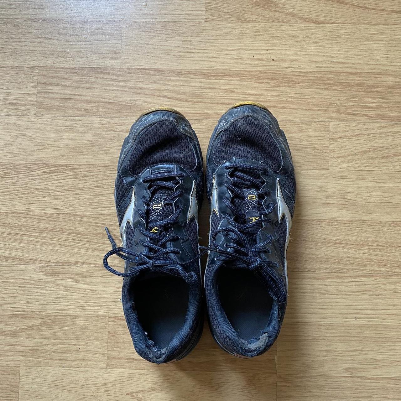 Mizuno running shoes Signs of use: sole, back of the... - Depop