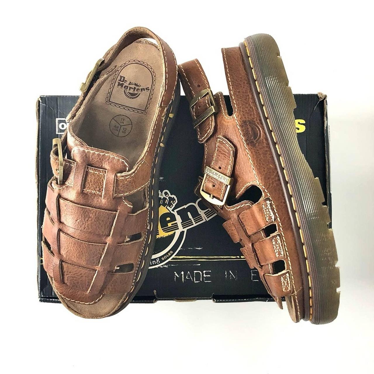 Dr martens 2024 grizzly sandals