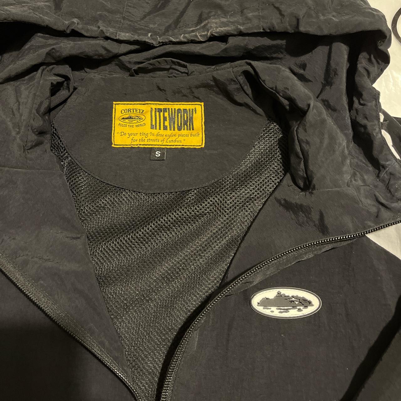 CORTEIZ RAIN JACKET ITS FULLY WATER PROOF ALL WATER... - Depop