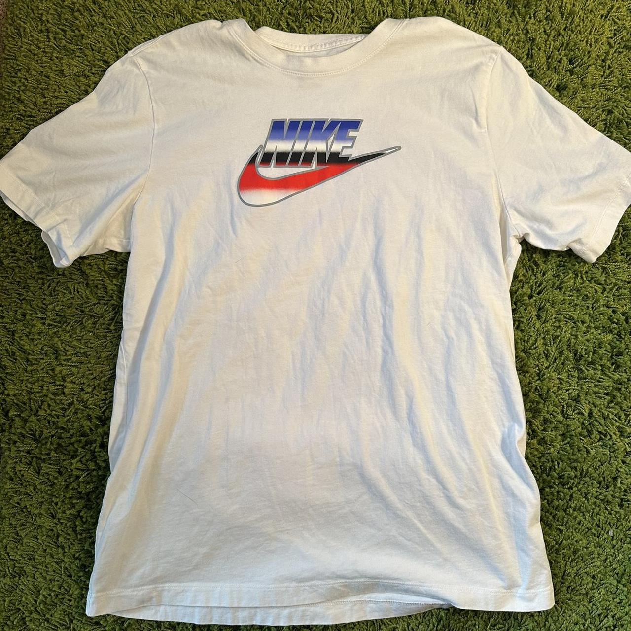 Nike Men's T-shirt | Depop