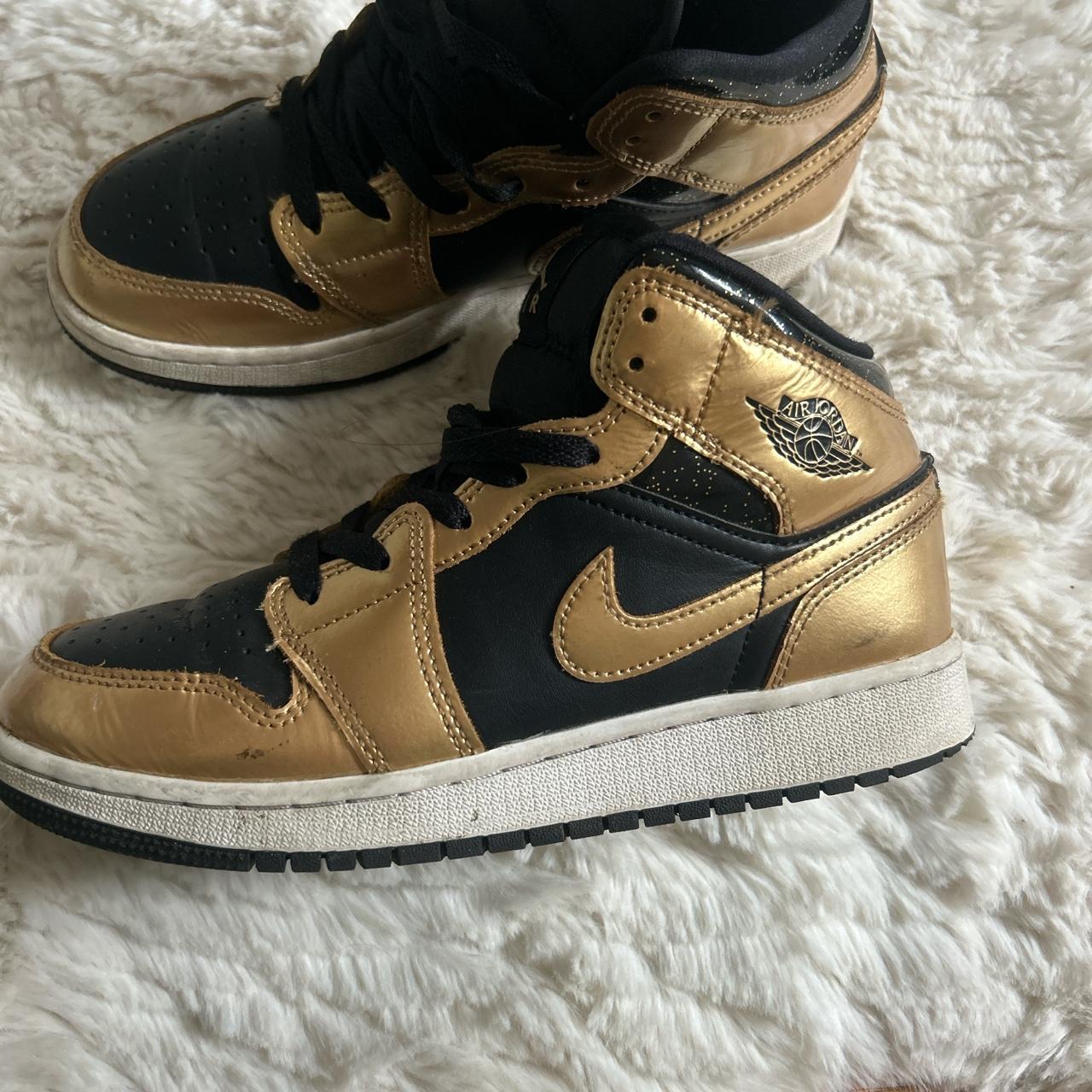 Jordan retro 1 mid SE black and gold boys size 5 but... Depop