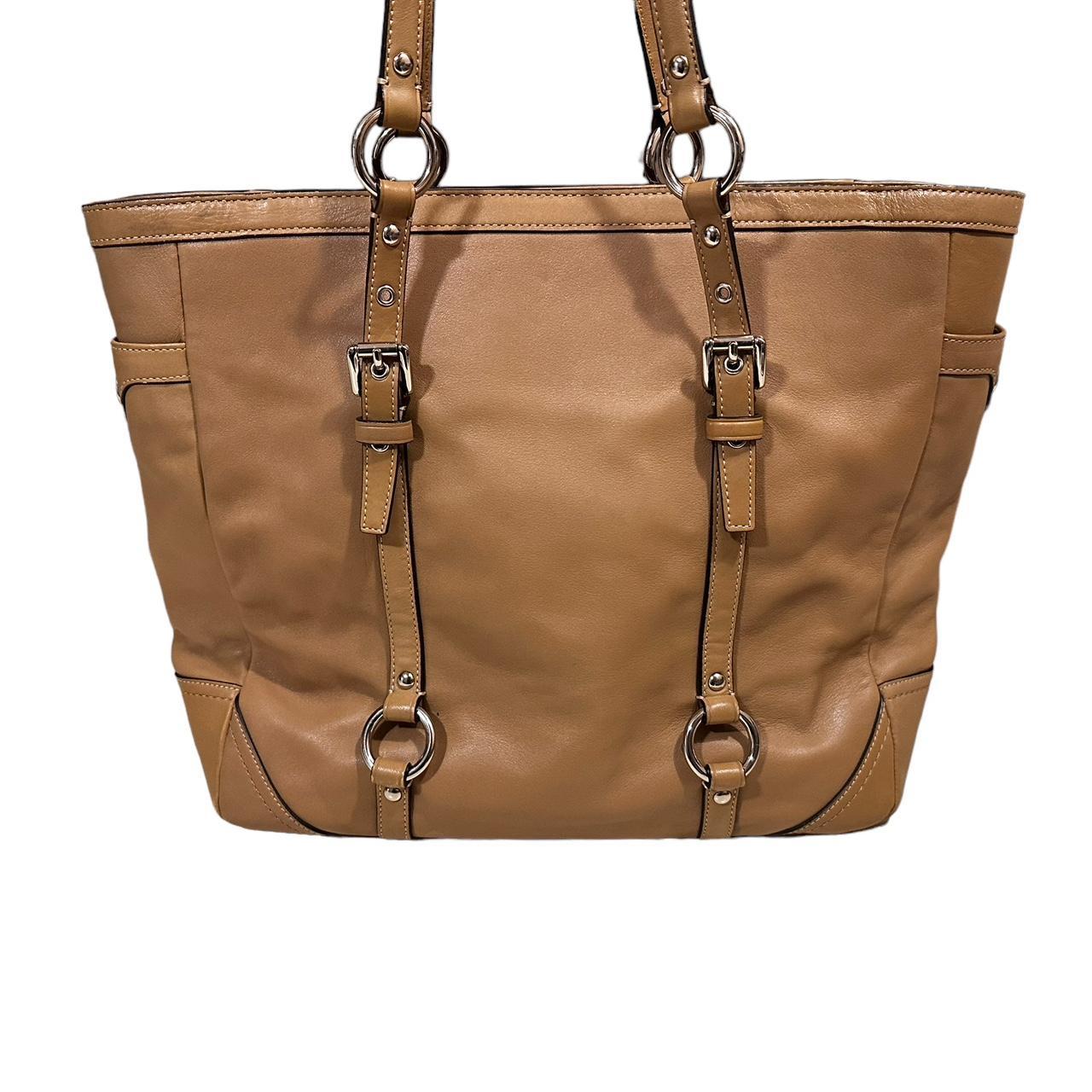 COACH AUTHENTIC Women's Beige/Tan Leather Tote | Depop