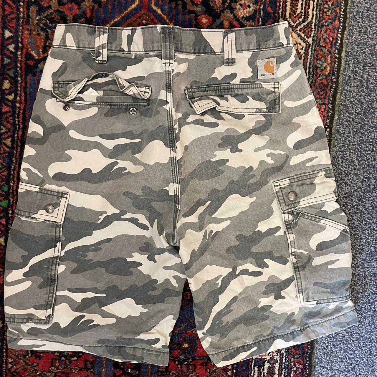 Camo on sale shorts carhartt