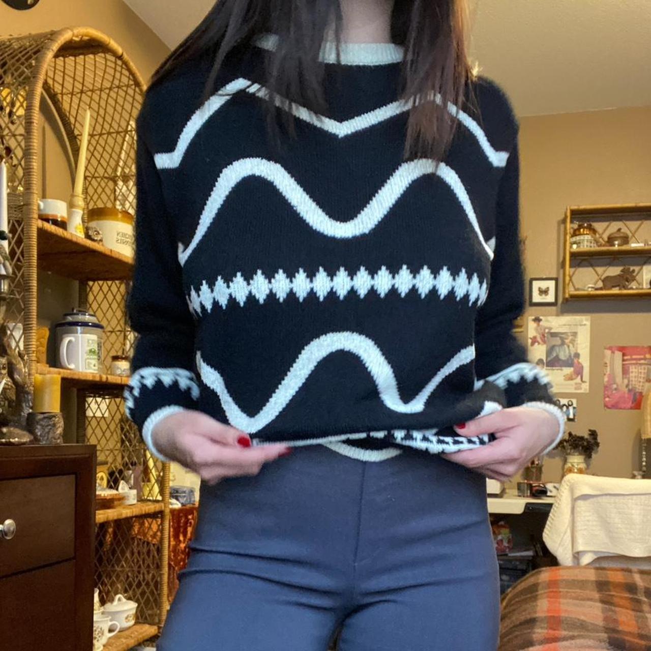 Funky black and white squiggle Liz Claiborne sweater Depop