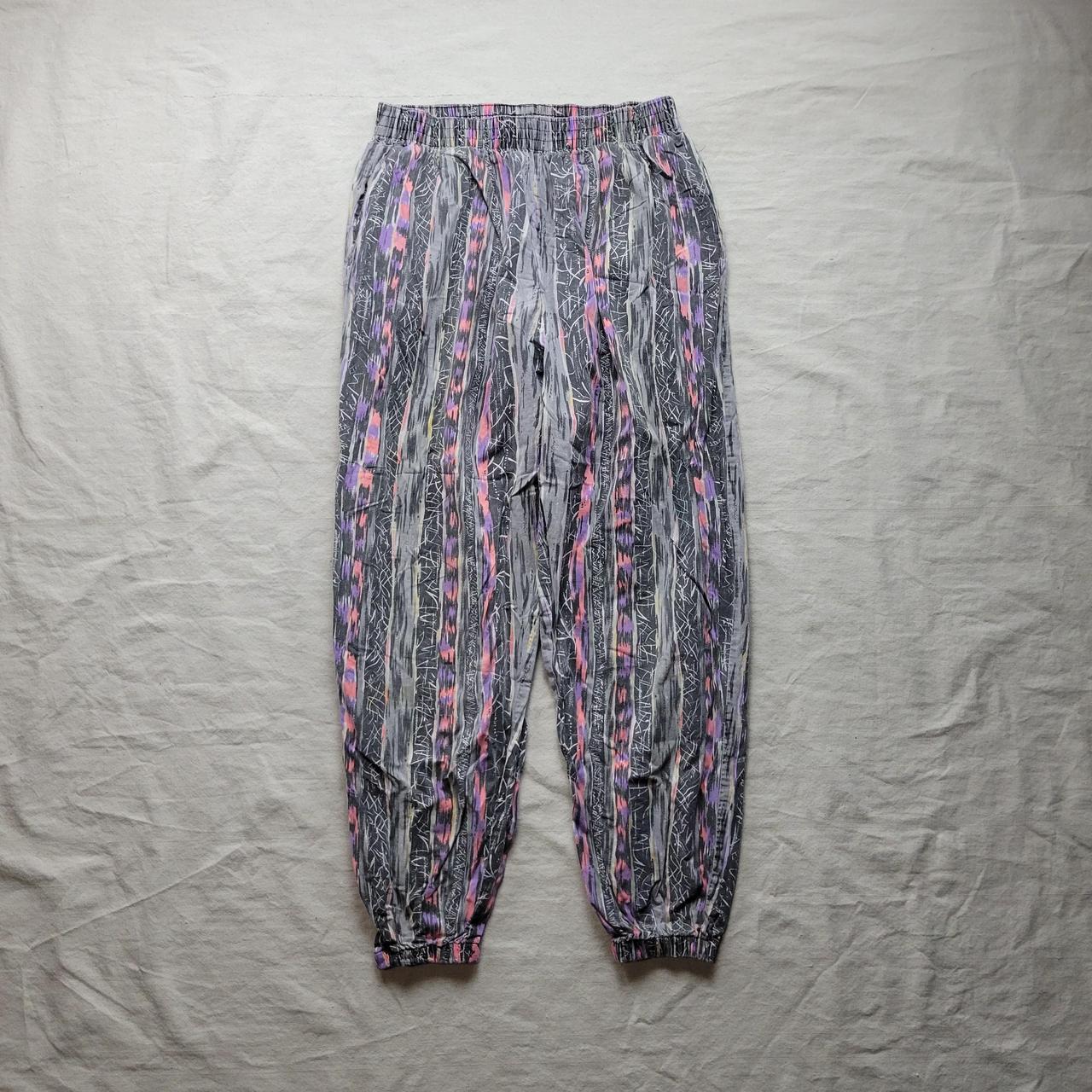 Nylon parachute pants with pockets - Pants and cargo pants - BSK Teen |  Bershka