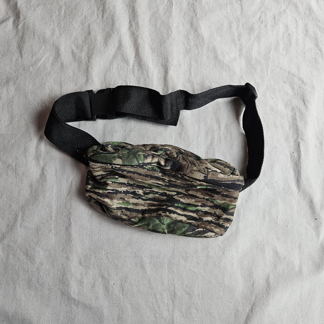 Vintage camo grunge crossbody 2024 bag